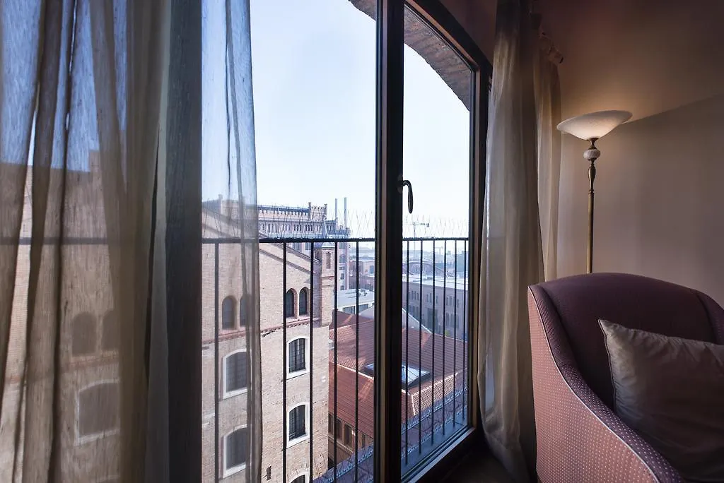 Apartment The Venice Penthouse And Rooftop-Terrace At Molino Stucky